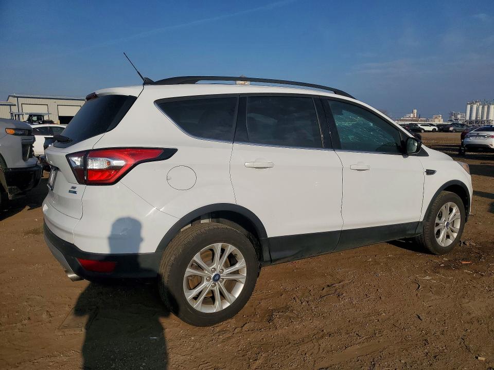 2018 Ford Escape მანქანა იყიდება აუქციონზე, vin: 1FMCU9GD1JUC28416, აუქციონის ნომერი: 47245296