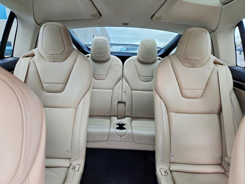 79644345 :رقم المزاد ، 5YJXCBE40HF051766 vin ، 2017 Tesla Model X مزاد بيع