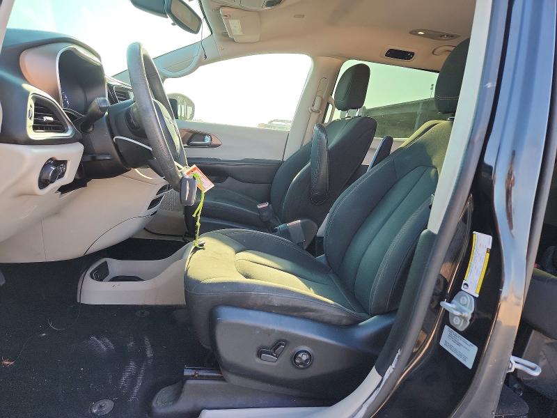 47798316 :رقم المزاد ، 2C4RC1CG4HR553720 vin ، 2017 Chrysler Pacifica مزاد بيع