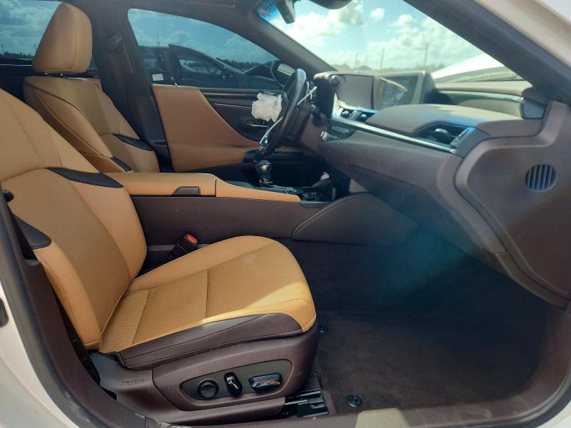46892386 :رقم المزاد ، 58ACZ1B15MU096922 vin ، 2021 Lexus Es 350 مزاد بيع