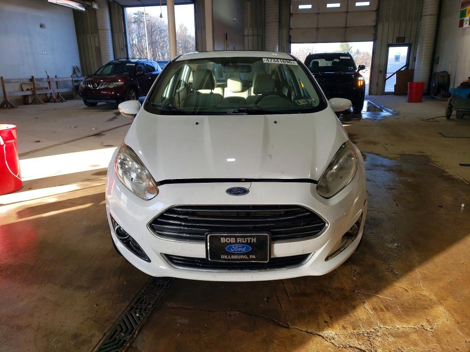 47341696 :رقم المزاد ، 3FADP4CJ3FM205445 vin ، 2015 Ford Fiesta مزاد بيع