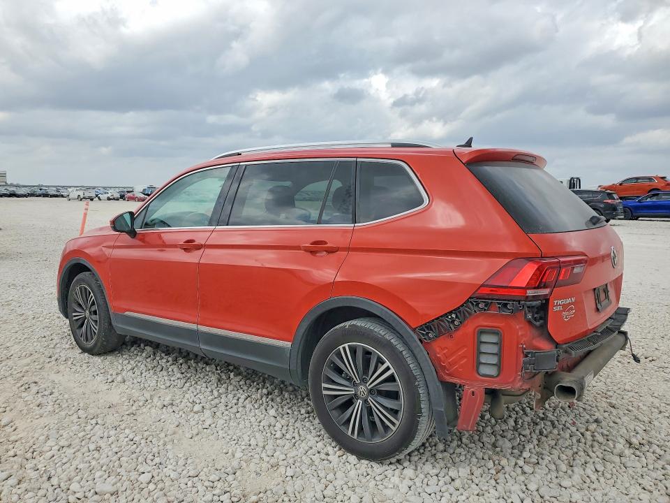 Продажа на аукционе авто 2018 Volkswagen Tiguan, vin: 3VV3B7AXXJM071007, номер лота: 41599986