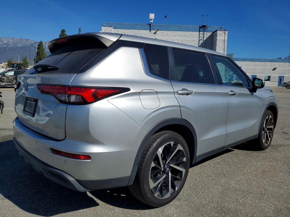 Продаж на аукціоні авто 2022 Mitsubishi Outlander, vin: JA4J3TA86NZ032479, номер лоту: 45994626