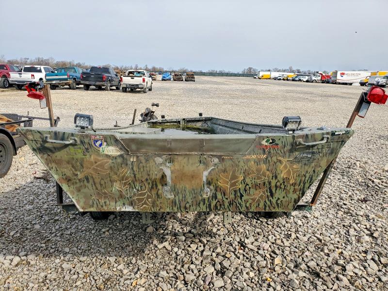 75495345 :رقم المزاد ، B1752FFL26507G000 vin ، 2000 Boat Boat مزاد بيع