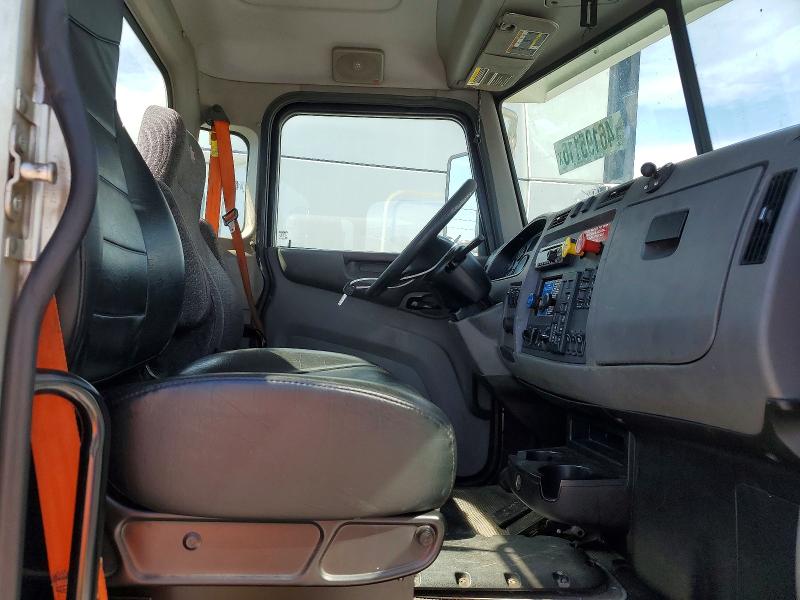 Auction sale of the 2016 Peterbilt 382, vin: 1XP9AJ8XXGD340110, lot number: 46195116