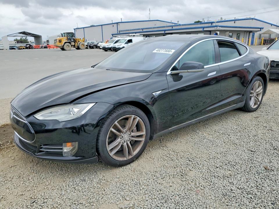 48277666 :رقم المزاد ، 5YJSA1CN6DFP26679 vin ، 2013 Tesla Model S مزاد بيع