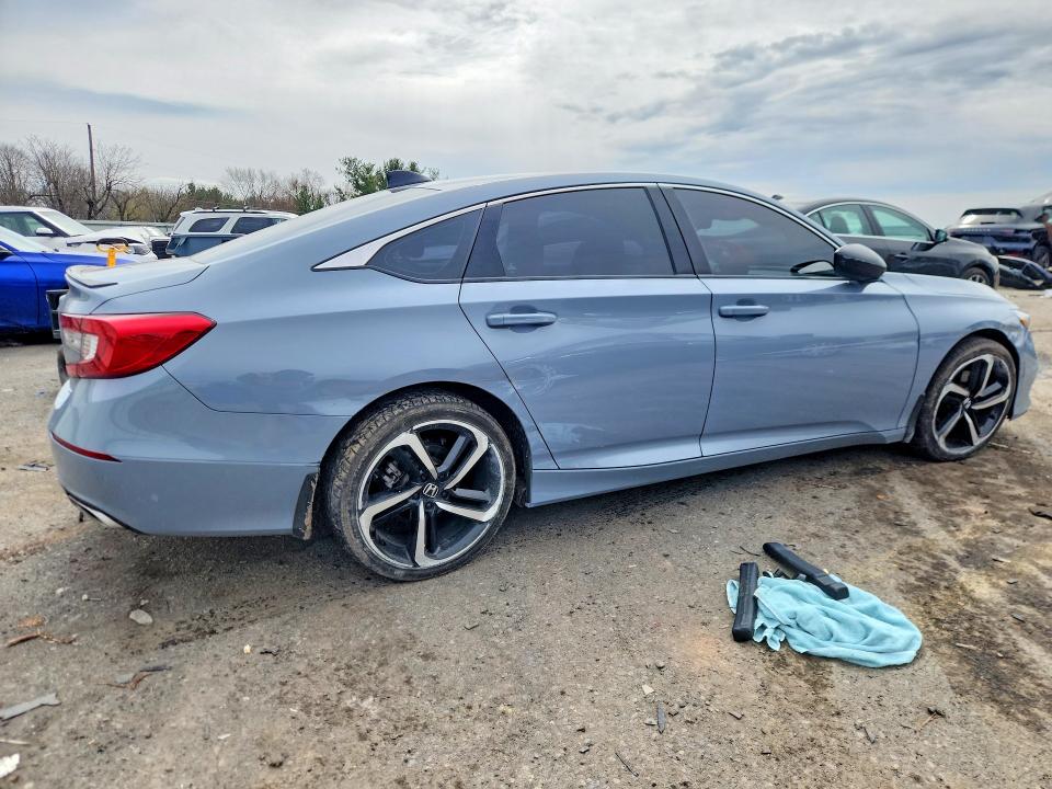 47387726 :رقم المزاد ، 1HGCV1F37NA097528 vin ، 2022 Honda Accord مزاد بيع