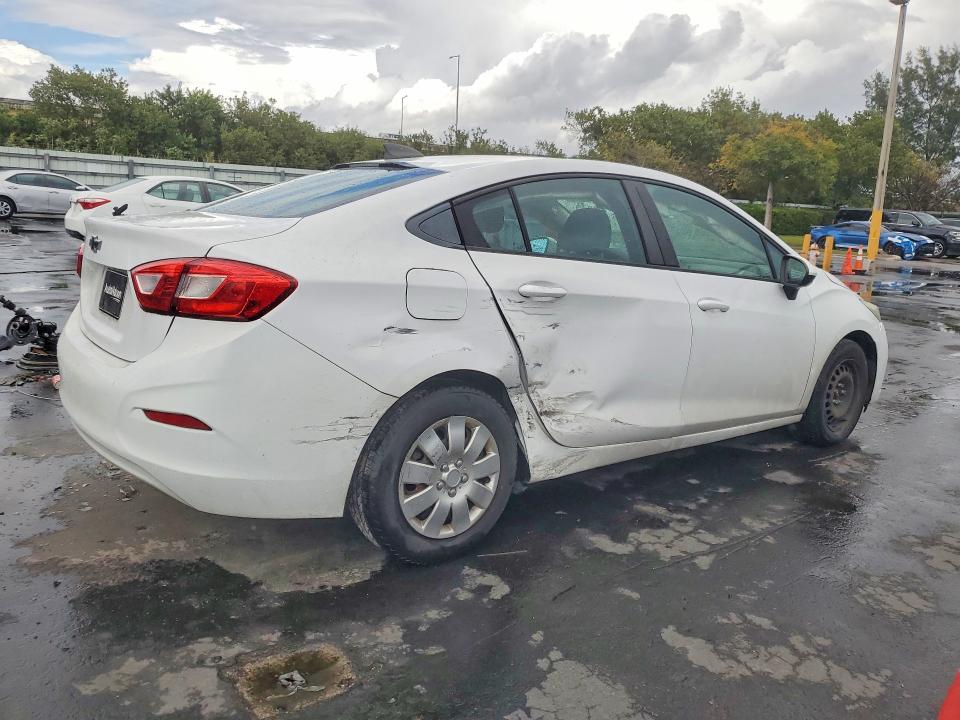 Продаж на аукціоні авто 2018 Chevrolet Cruze, vin: 1G1BC5SM8J7218878, номер лоту: 52498856