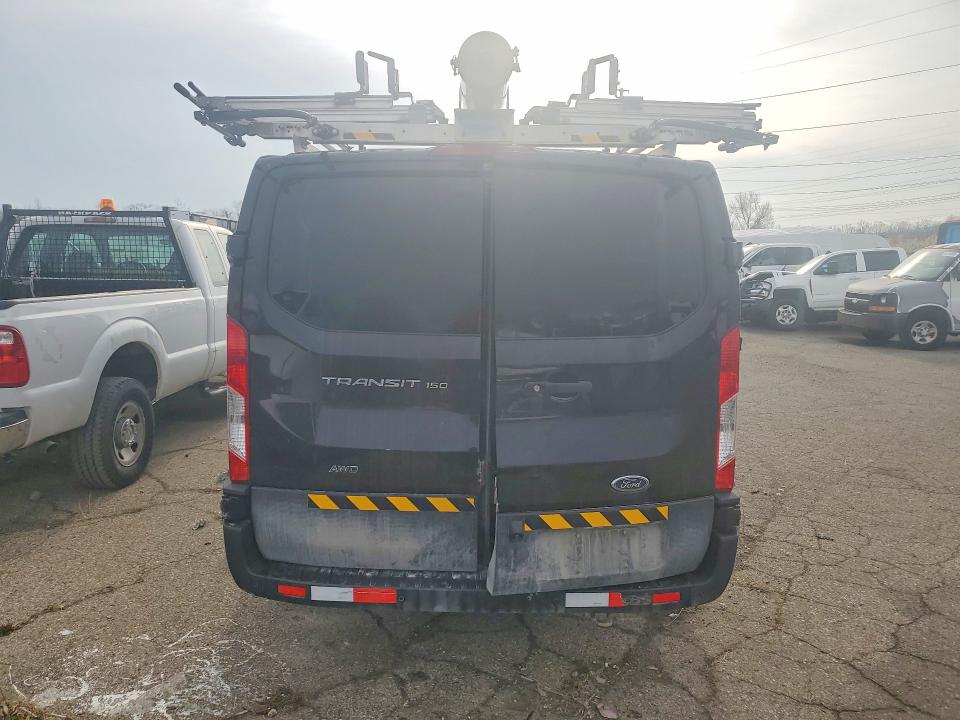 79825905 :رقم المزاد ، 1FTYE2Y85LKB12523 vin ، 2020 Ford Transit مزاد بيع