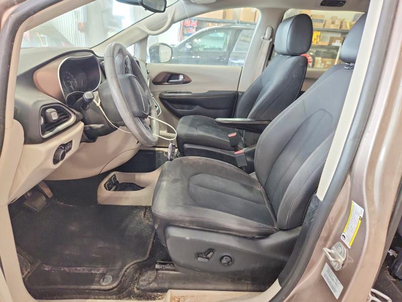 47744596 :رقم المزاد ، 2C4RC1DG0HR536489 vin ، 2017 Chrysler Pacifica مزاد بيع