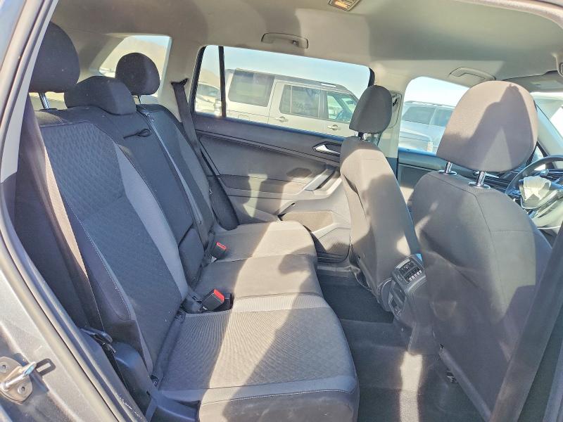 47282586 :رقم المزاد ، 3VV0B7AX5JM080765 vin ، 2018 Volkswagen Tiguan مزاد بيع