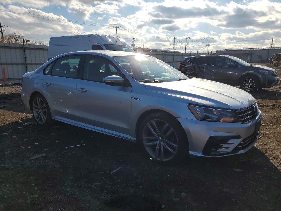 Продажа на аукционе авто 2018 Volkswagen Passat, vin: 1VWAA7A32JC027989, номер лота: 47758916