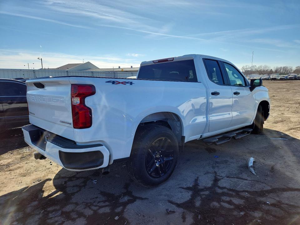79642145 :رقم المزاد ، 1GCRDBEKXNZ625056 vin ، 2022 Chevrolet Silverado مزاد بيع