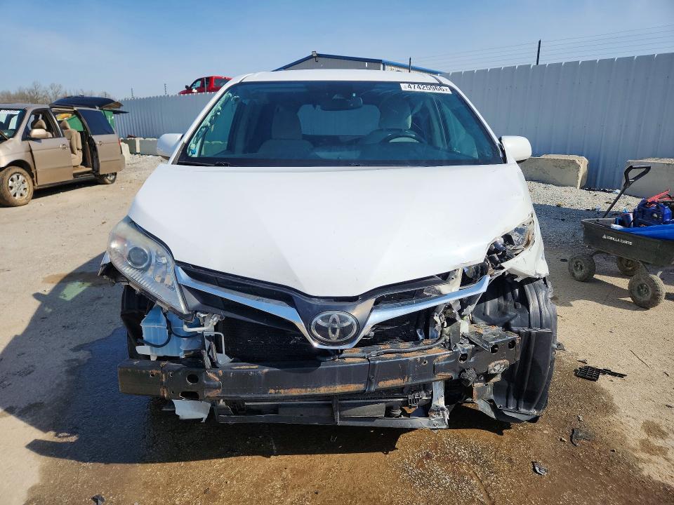 Продажа на аукционе авто 2018 Toyota Sienna, vin: 5TDKZ3DC4JS913380, номер лота: 47425966