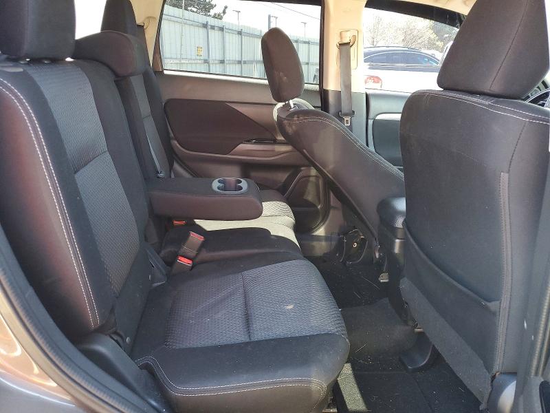 Продаж на аукціоні авто 2018 Mitsubishi Outlander, vin: JA4AD3A38JZ035153, номер лоту: 41999636