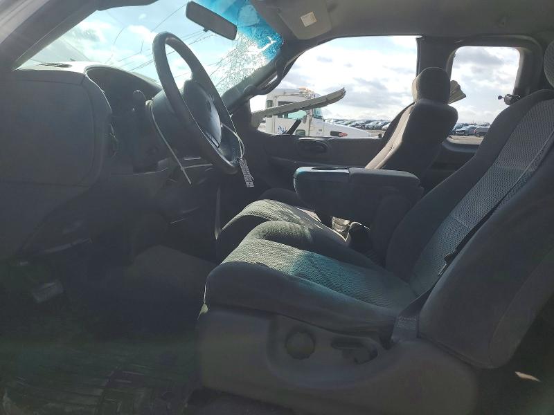 79805795 :رقم المزاد ، 1FTRX18L42NA58545 vin ، 2002 Ford F150 مزاد بيع