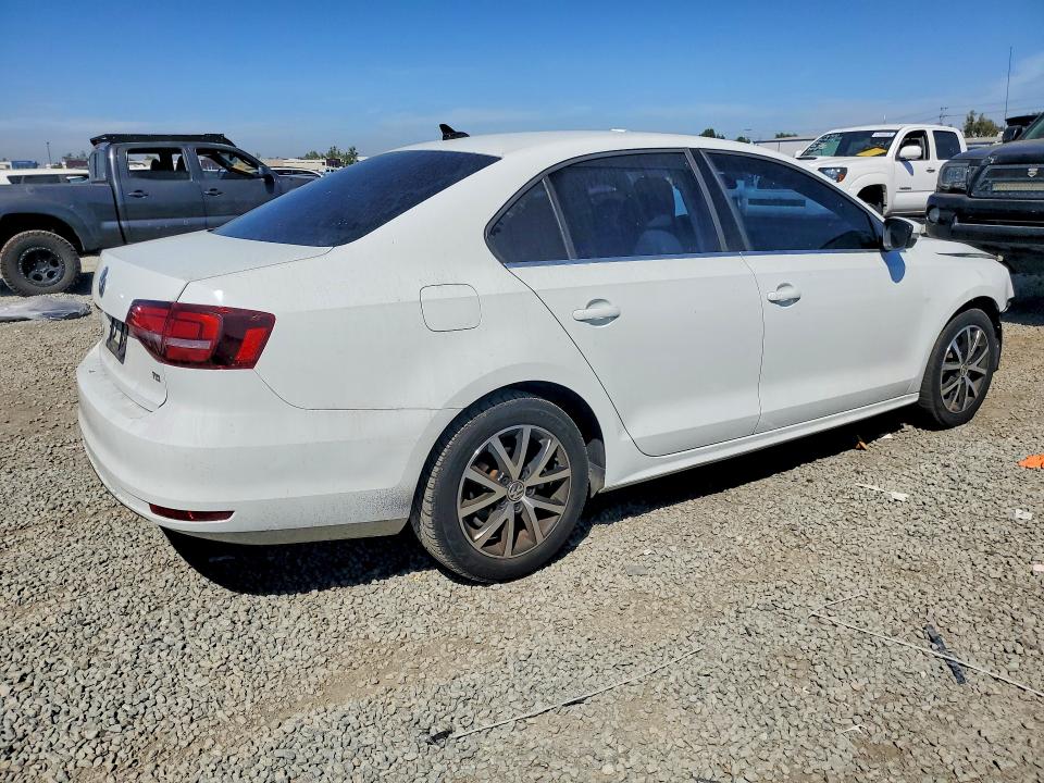 47141266 :رقم المزاد ، 3VWDB7AJ2HM255198 vin ، 2017 Volkswagen Jetta مزاد بيع