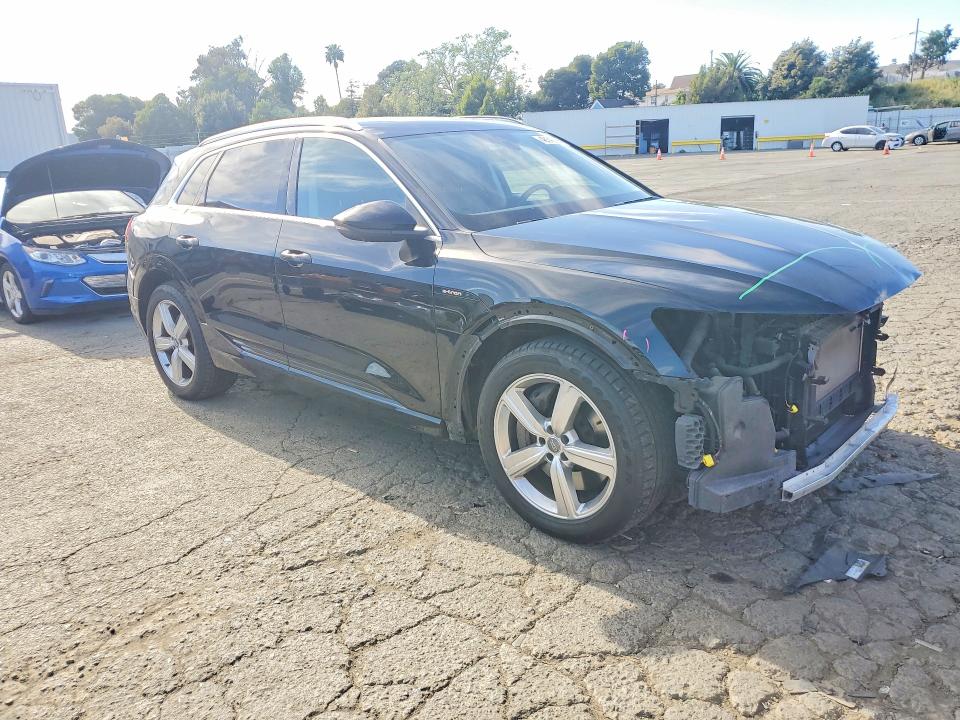 2019 Audi E-tron მანქანა იყიდება აუქციონზე, vin: WA1LABGE3KB016671, აუქციონის ნომერი: 48142156