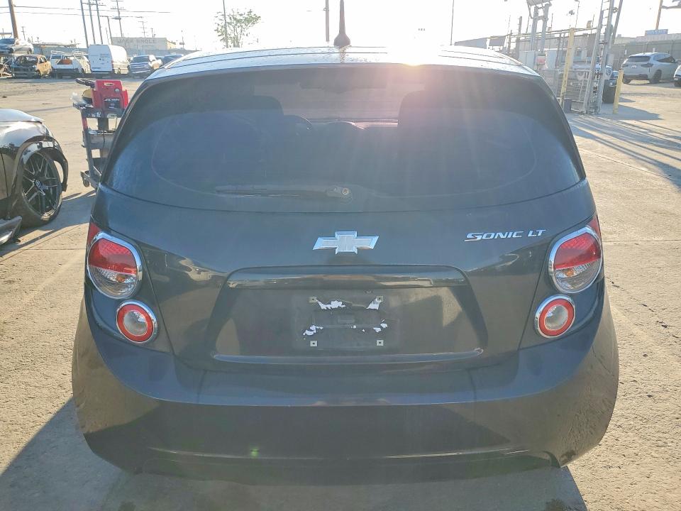 47061616 :رقم المزاد ، 1G1JC6SH2E4217799 vin ، 2014 Chevrolet Sonic مزاد بيع