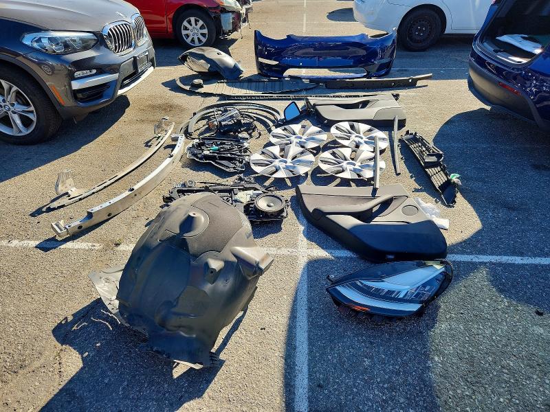 41618616 :رقم المزاد ، 7SAYGDEE3NF345884 vin ، 2022 Tesla Model Y مزاد بيع