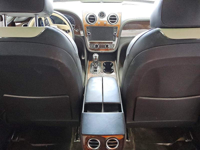 2017 Bently Bentayga მანქანა იყიდება აუქციონზე, vin: SJAAC2ZV8HC015170, აუქციონის ნომერი: 49638436
