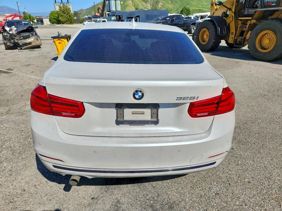 Продажа на аукционе авто 2016 Bmw 328, vin: WBA8E9G54GNT84367, номер лота: 45662186