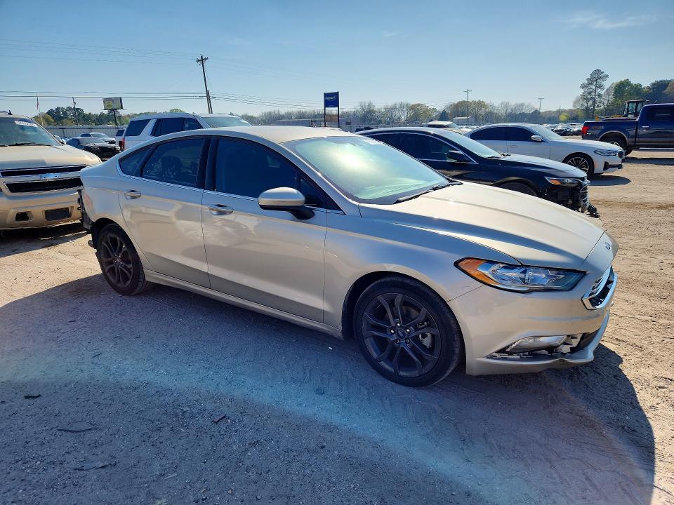 47080126 :رقم المزاد ، 3FA6P0H70JR179316 vin ، 2018 Ford Fusion مزاد بيع