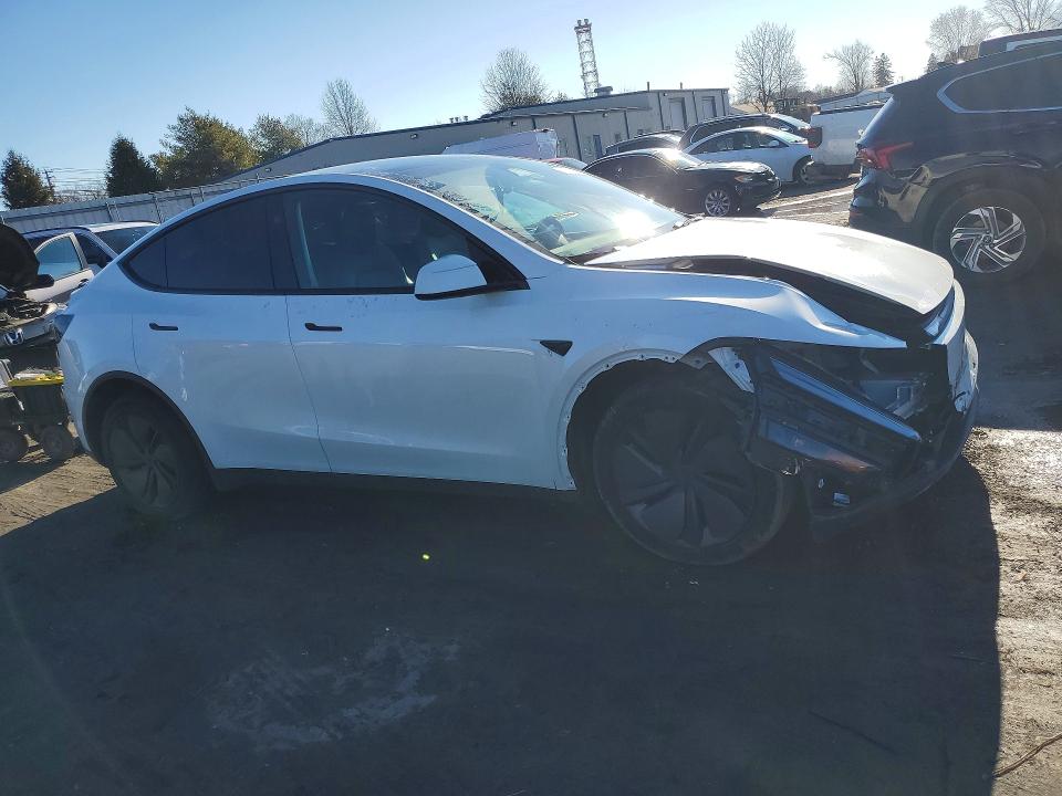 Продажа на аукционе авто 2026 Tesla Model Y, vin: 7SAYGDED1TF378483, номер лота: 42066686