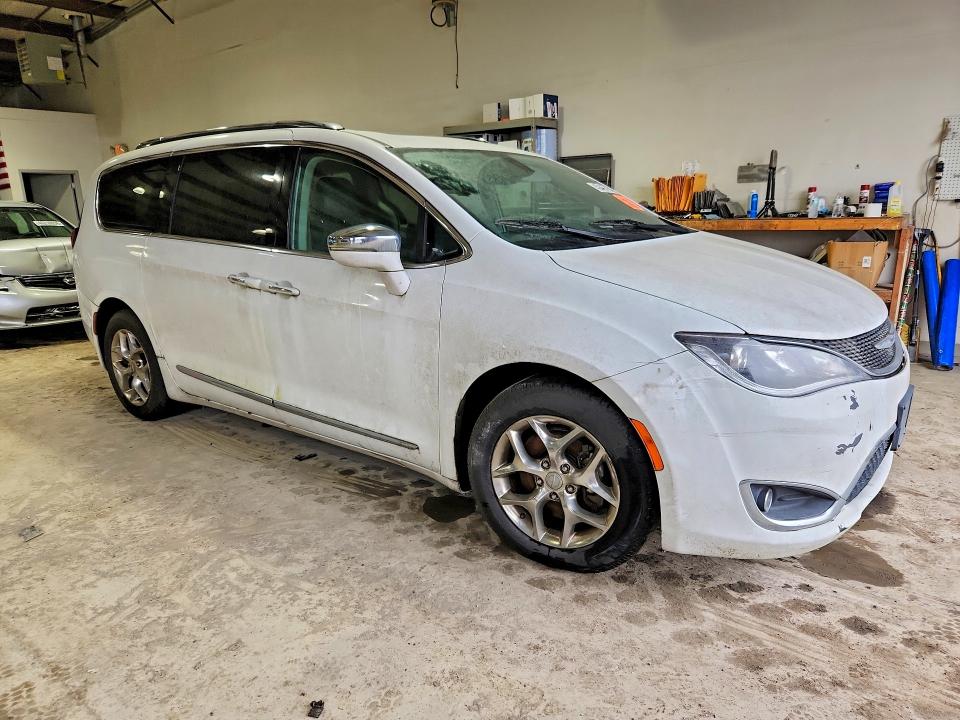 Продажа на аукционе авто 2019 Chrysler Pacifica, vin: 2C4RC1GGXKR552363, номер лота: 45840796