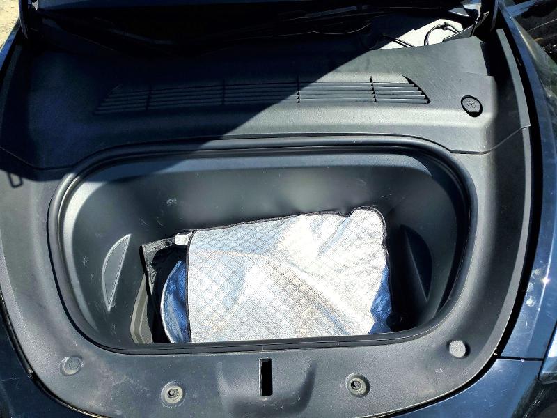 47243196 :رقم المزاد ، 7SAYGDEE8NF320057 vin ، 2022 Tesla Model Y مزاد بيع