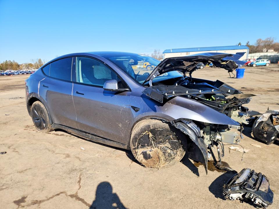 Продажа на аукционе авто 2026 Tesla Model Y, vin: 7SAYGDEE3TA411571, номер лота: 41653476