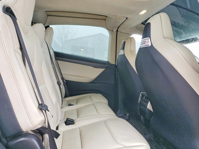 45458236 :رقم المزاد ، 5YJXCDE2XJF099811 vin ، 2018 Tesla Model X مزاد بيع