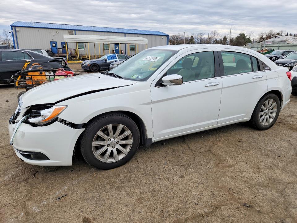 47739706 :رقم المزاد ، 1C3CCBCG5EN136017 vin ، 2014 Chrysler 200 مزاد بيع