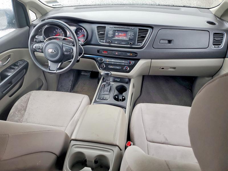 41794296 :رقم المزاد ، KNDMB5C10F6039089 vin ، 2015 Kia Sedona مزاد بيع