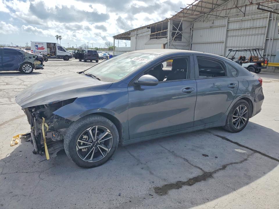 2023 Kia Forte მანქანა იყიდება აუქციონზე, vin: 3KPF24AD0PE687415, აუქციონის ნომერი: 47007506