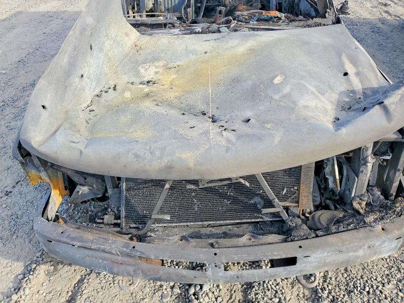 47111606 :رقم المزاد ، 3GNFK16Z05G156310 vin ، 2005 Chevrolet Suburban مزاد بيع