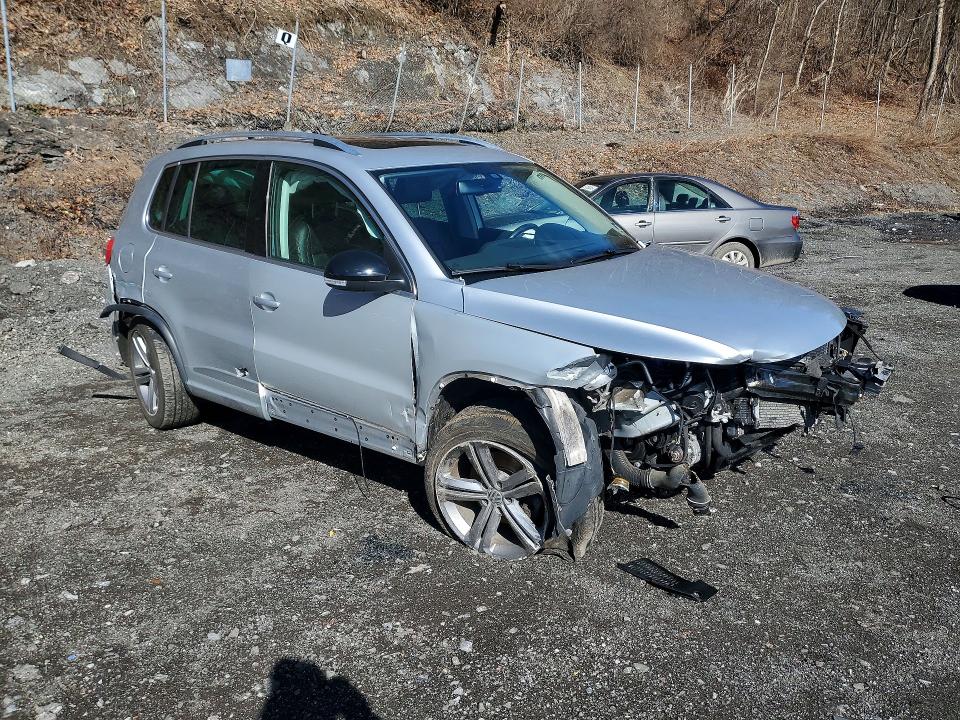 45798376 :رقم المزاد ، WVGUV7AX2HW509633 vin ، 2017 Volkswagen Tiguan مزاد بيع