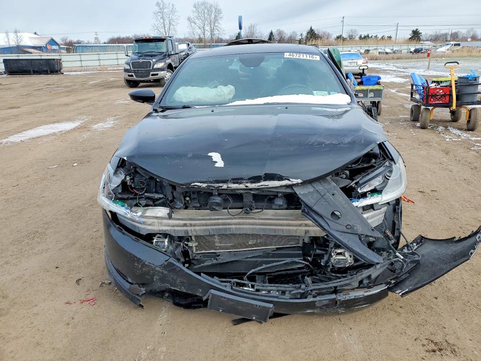55596016 :رقم المزاد ، 1C3CCCDG2GN158385 vin ، 2016 Chrysler 200 مزاد بيع