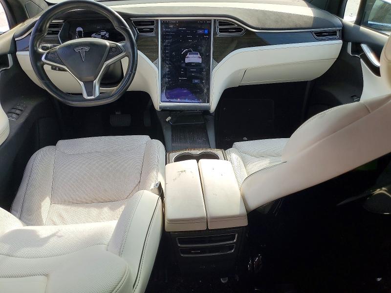 45672596 :رقم المزاد ، 5YJXCBE25GF022017 vin ، 2016 Tesla Model X مزاد بيع