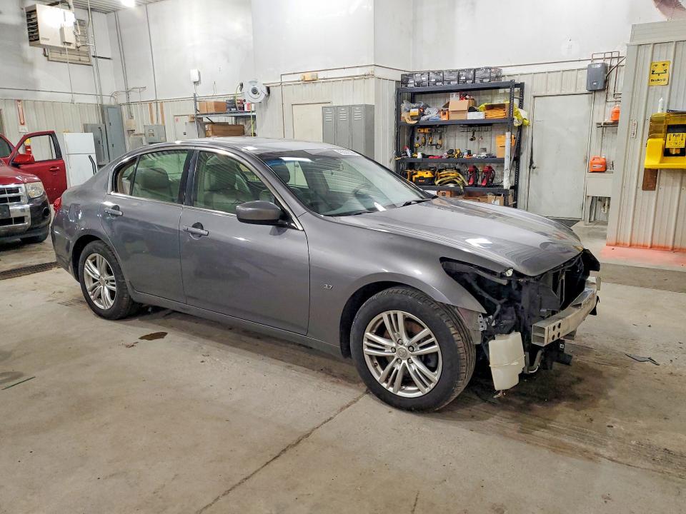 45537326 :رقم المزاد ، JN1CV6AR0FM521934 vin ، 2015 Infiniti Q40 مزاد بيع