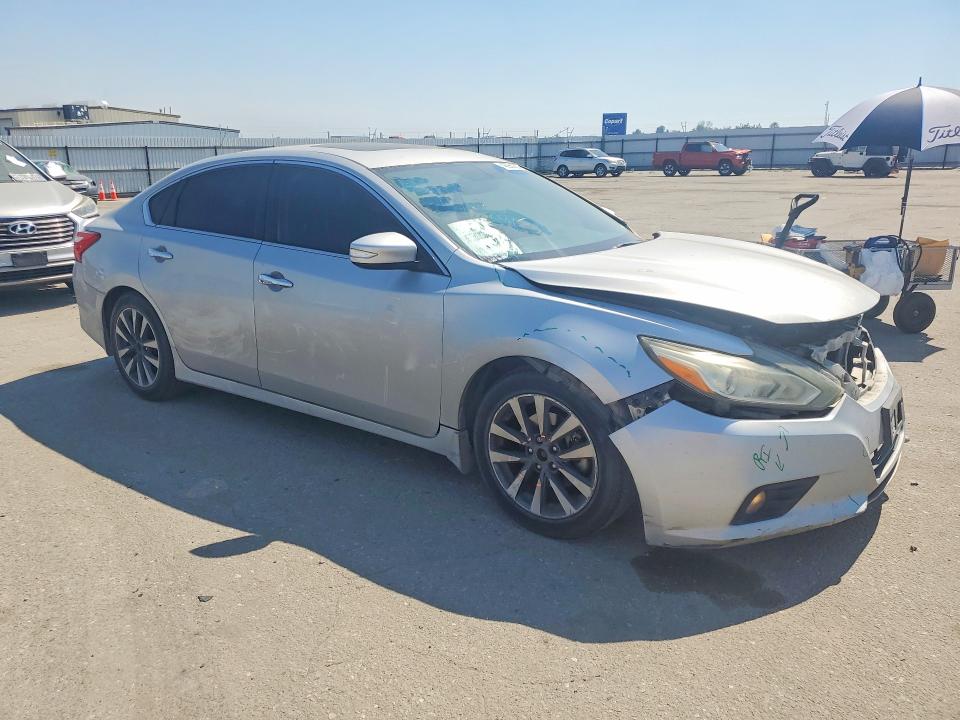 Продажа на аукционе авто 2017 Nissan Altima, vin: 1N4AL3AP8HC269338, номер лота: 46953226
