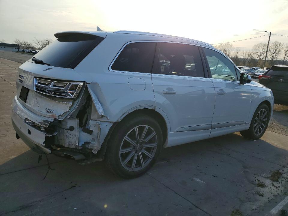 2018 Audi Q7 მანქანა იყიდება აუქციონზე, vin: WA1VAAF7XJD013663, აუქციონის ნომერი: 46855626