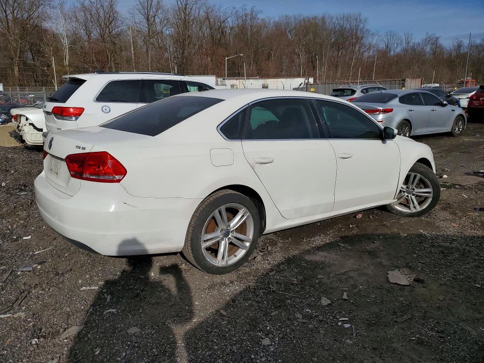 47463216 :رقم المزاد ، 1VWBV7A37FC007415 vin ، 2015 Volkswagen Passat مزاد بيع