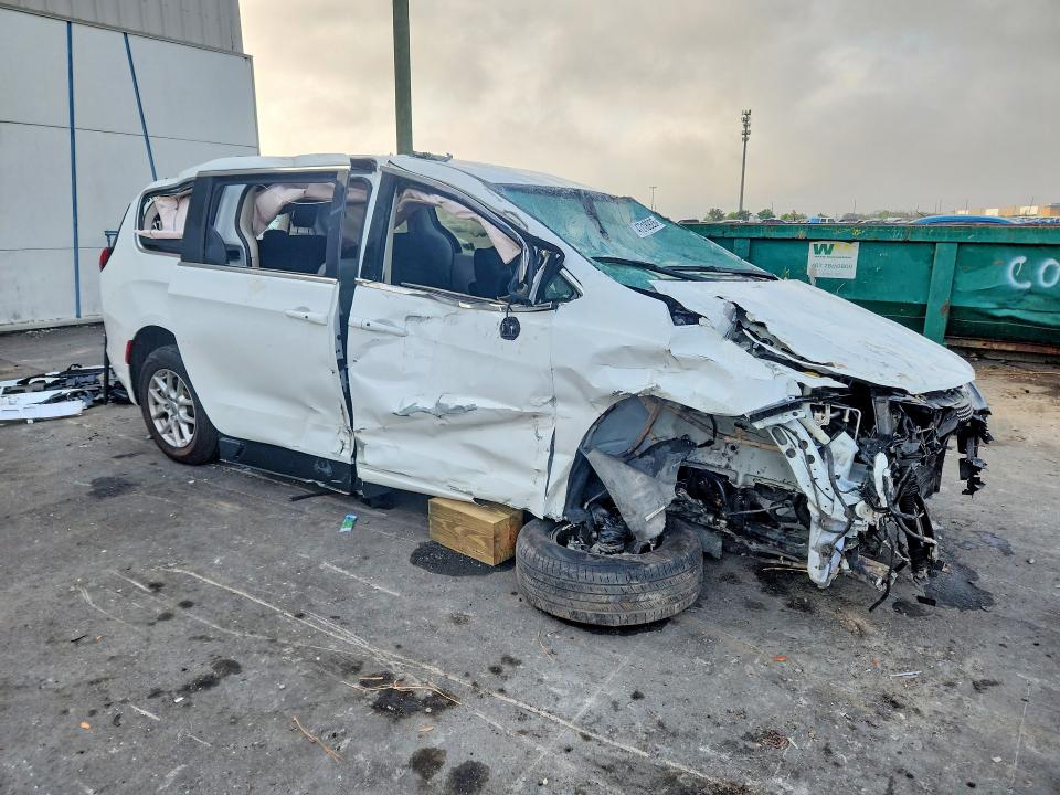 47318926 :رقم المزاد ، 2C4RC1CG4NR203791 vin ، 2022 Chrysler Voyager مزاد بيع