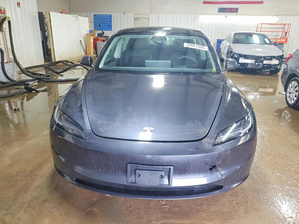 Продажа на аукционе авто 2024 Tesla Model 3, vin: 5YJ3E1EA0RF717292, номер лота: 42041306