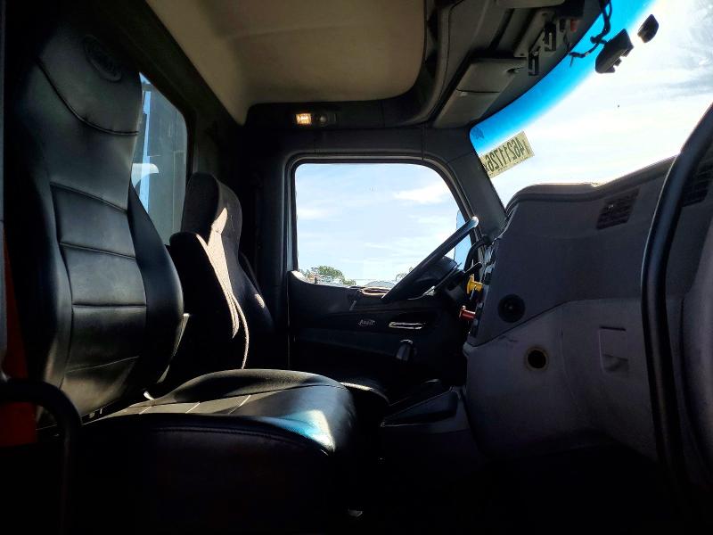 Продажа на аукционе авто 2017 Peterbilt 579, vin: 1XPBA48X4HD428641, номер лота: 46211726