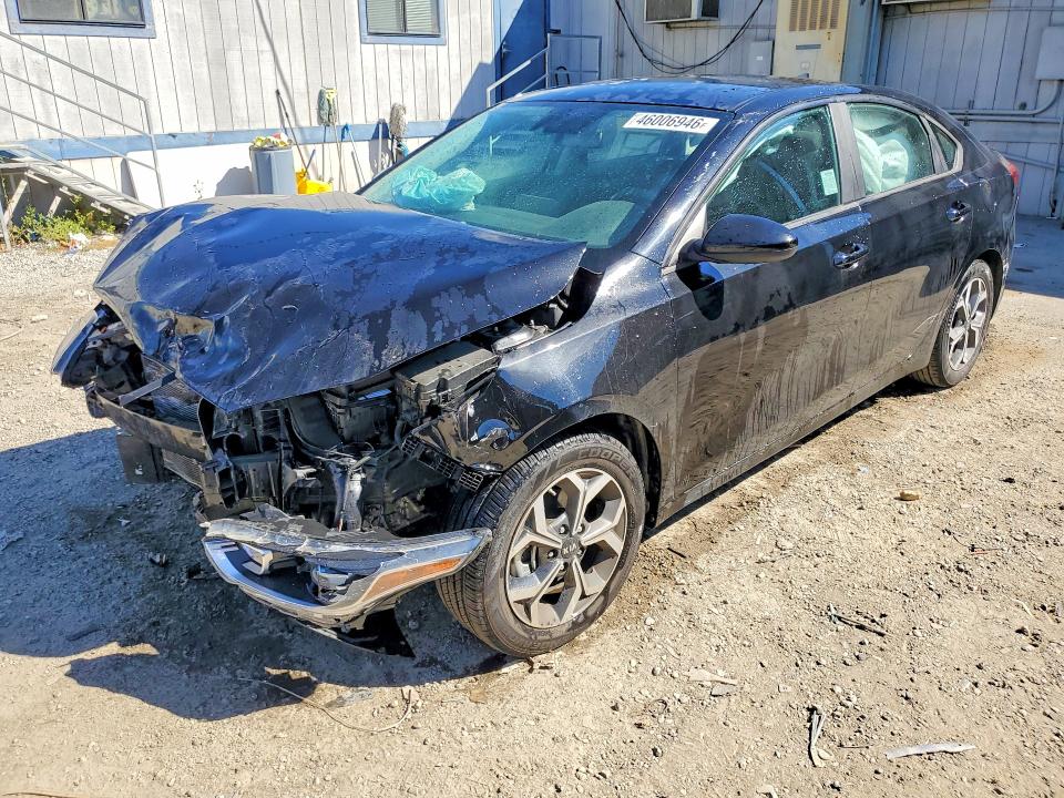 2020 Kia Forte მანქანა იყიდება აუქციონზე, vin: 3KPF24AD7LE184118, აუქციონის ნომერი: 46006946