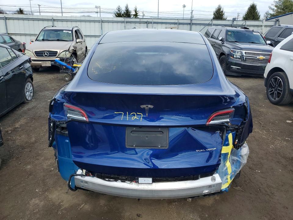 2024 Tesla Model Y მანქანა იყიდება აუქციონზე, vin: 7SAYGDEE0RA228685, აუქციონის ნომერი: 41639266