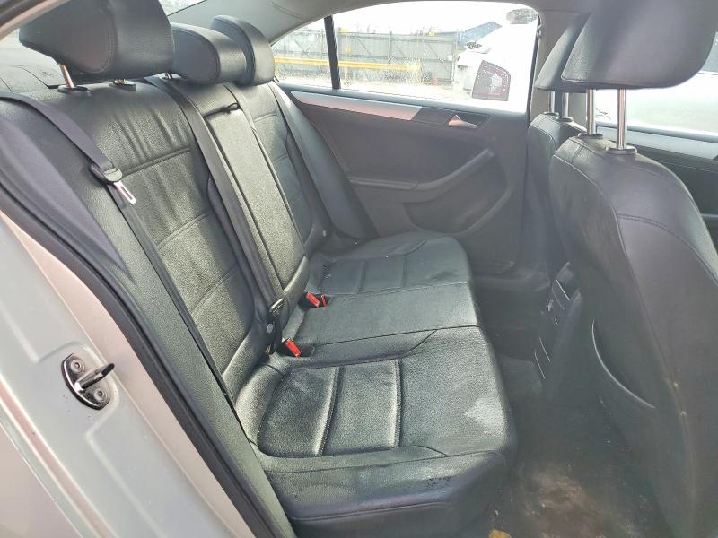 46067486 :رقم المزاد ، 3VWLZ7AJ6BM360129 vin ، 2011 Volkswagen Jetta مزاد بيع
