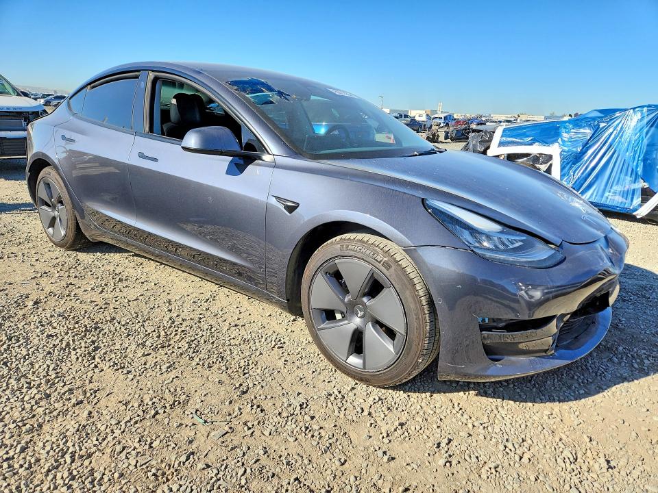 45871436 :رقم المزاد ، 5YJ3E1EB9NF276250 vin ، 2022 Tesla Model 3 مزاد بيع